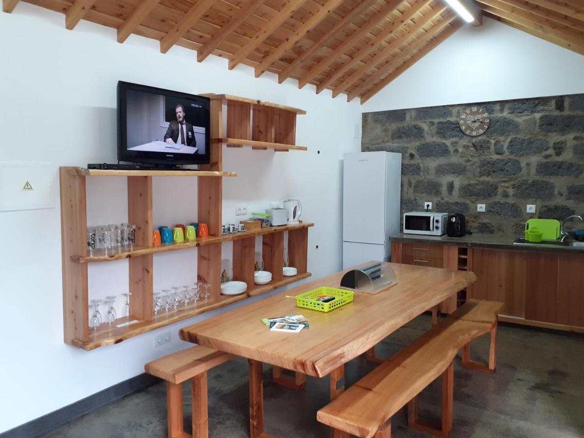 Basaltic Guest House Achadinha Bagian luar foto