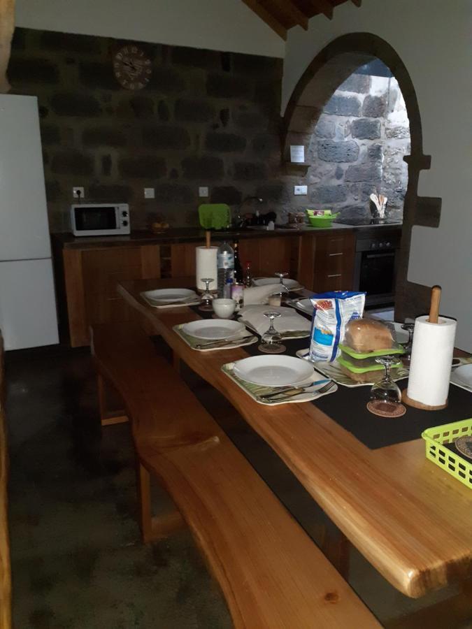 Basaltic Guest House Achadinha Bagian luar foto