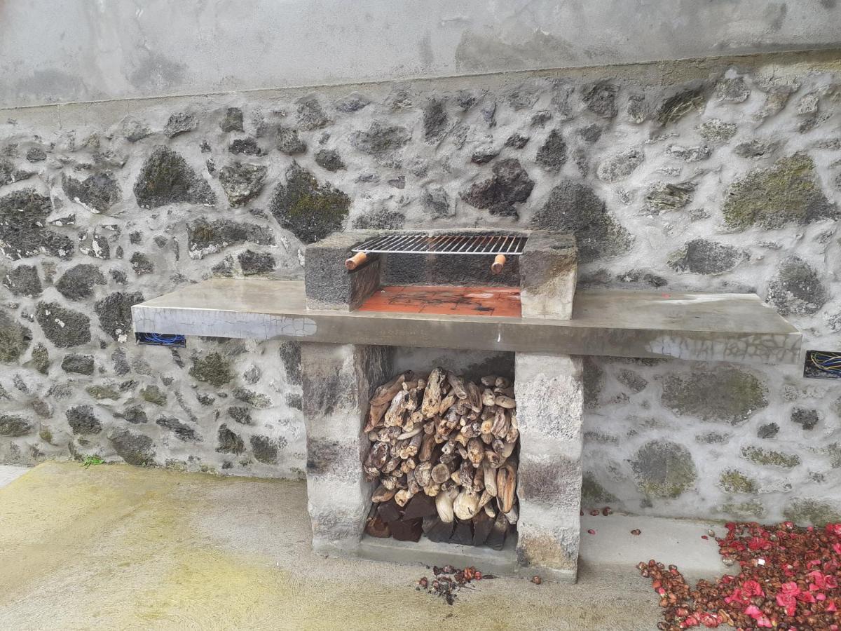 Basaltic Guest House Achadinha Bagian luar foto